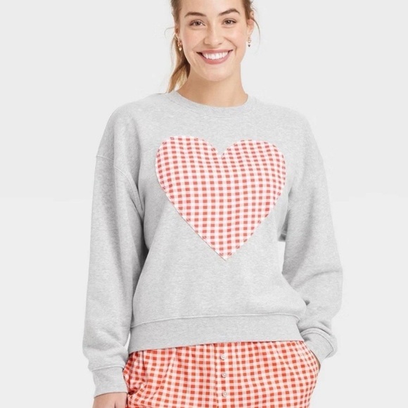Universal Thread Sweaters - Universal Thread Gray Sweater with Red Checkered Heart